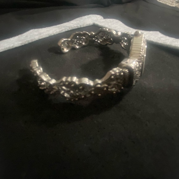 FASHIONABLE QUARTZ WATCH - Picture 4 of 8